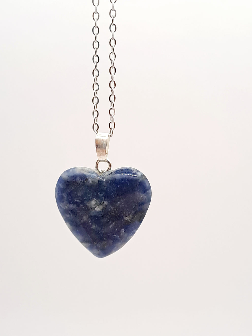 Ketting met hanger hart van Sodaliet