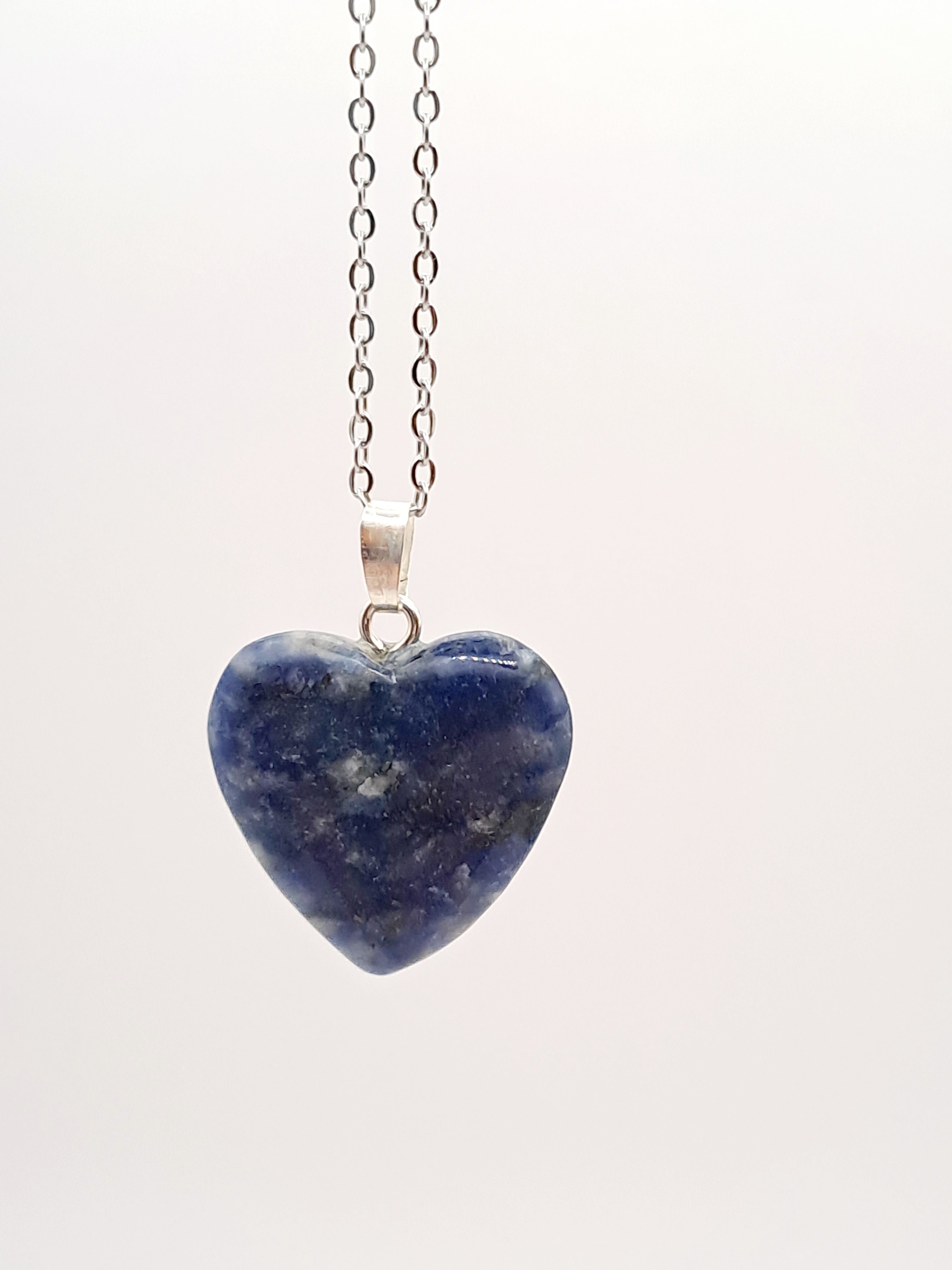 Ketting met hanger hart van Sodaliet